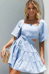 Swingy Smocked Cutout Sommer Stufen Mini Sommerkleid - Hellblau